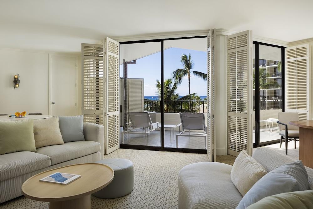 Halekulani - No Resort Fee Χονολουλού Εξωτερικό φωτογραφία A living room at the Four Seasons Resort Maui