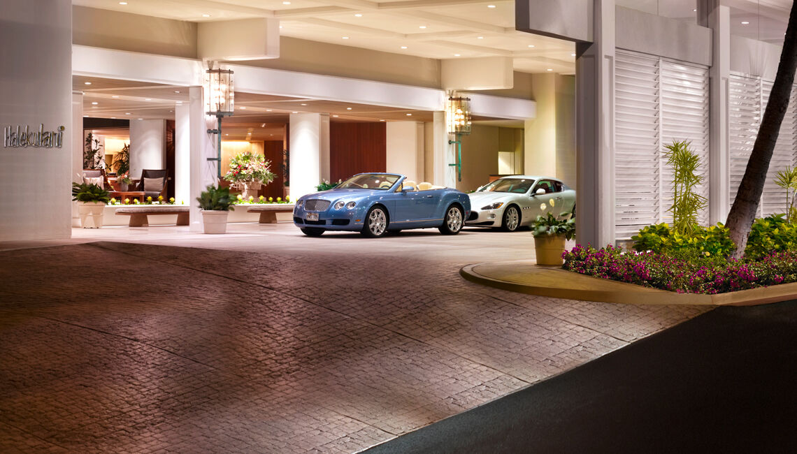 Halekulani - No Resort Fee Χονολουλού Εξωτερικό φωτογραφία The front entrance of the Four Seasons Hotel